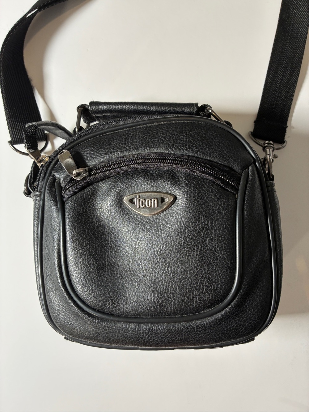 Vintage Icon Black Faux Leather Camera Crossbody Bag Y2K